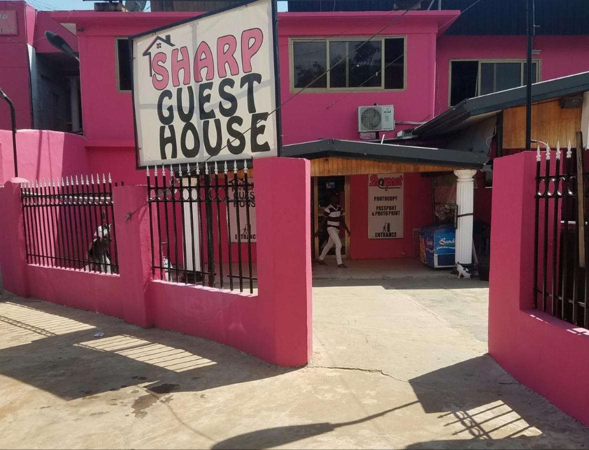 Sharp Guesthouse Accra Exterior photo